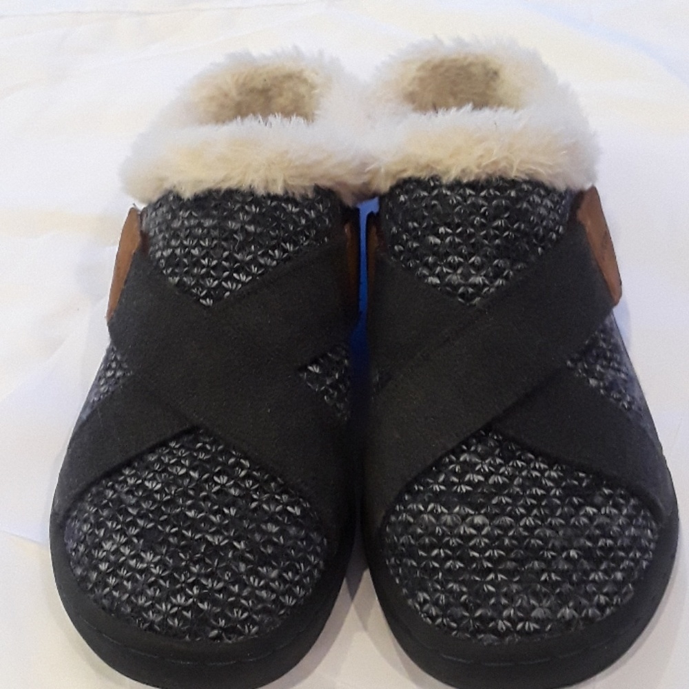 J Sport by Jambu, memory foam, Size 7